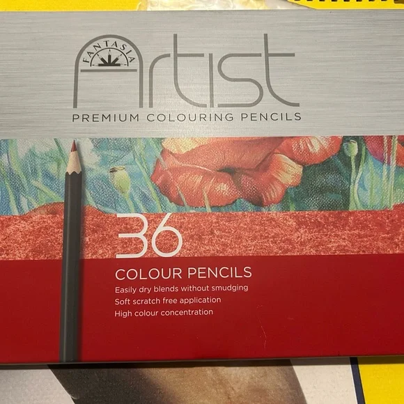 New Fantasía 36 Colored Pencils Set - Picture 2 of 6